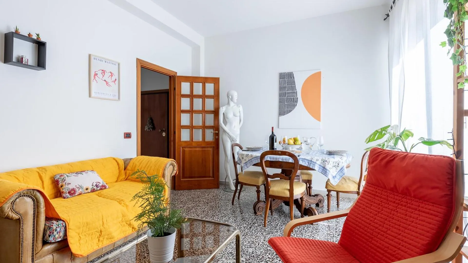 Porta A Lucca - Pisa Bright Apartment With Balcony 0*,  Italy
