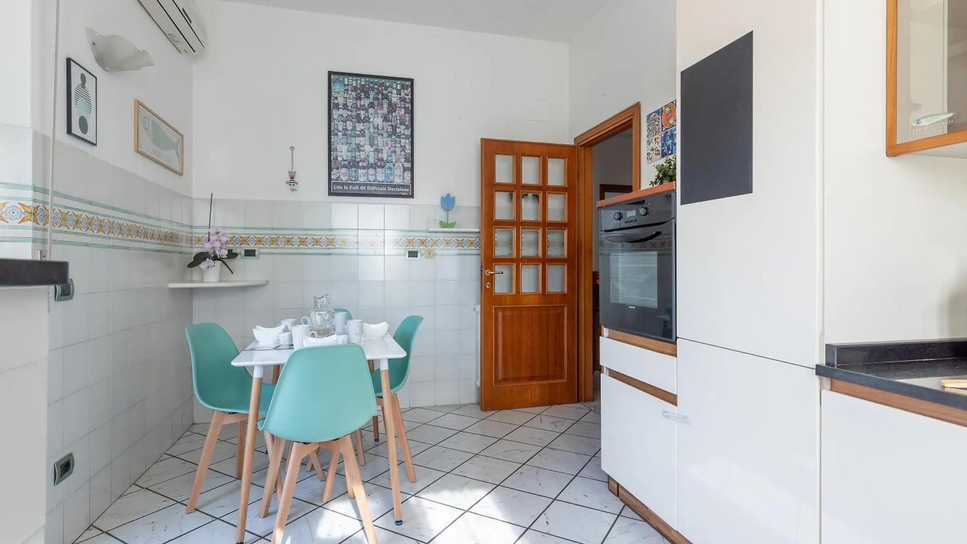 Porta A Lucca - Pisa Bright Apartment With Balcony Italy