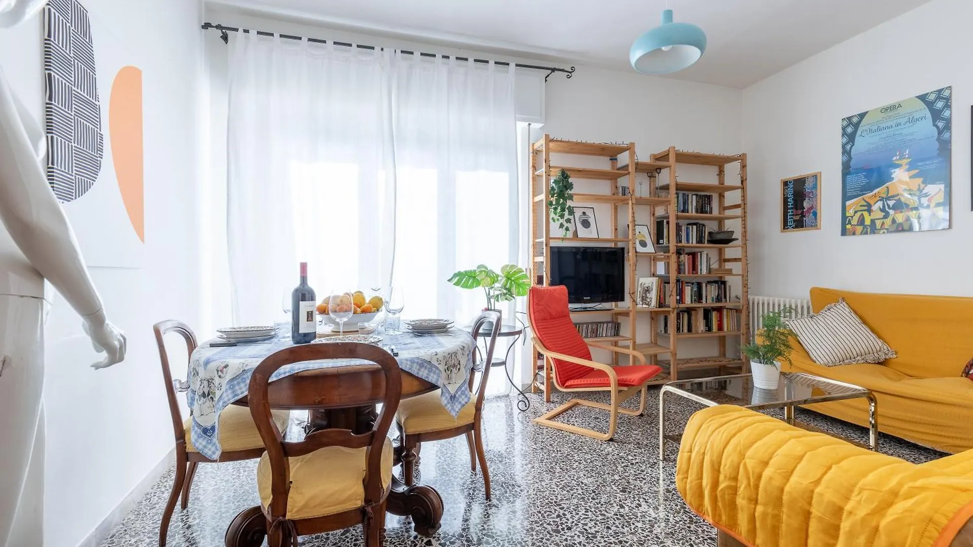 Porta A Lucca - Pisa Bright Apartment With Balcony Italy