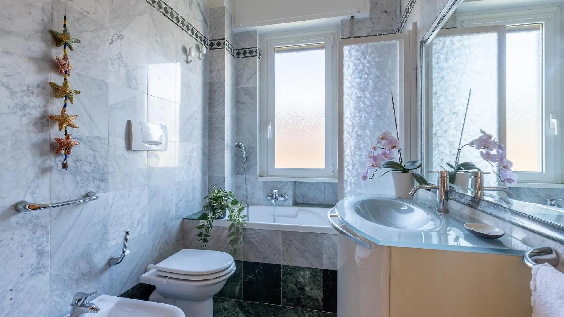 Porta A Lucca - Pisa Bright Apartment With Balcony 0*,
