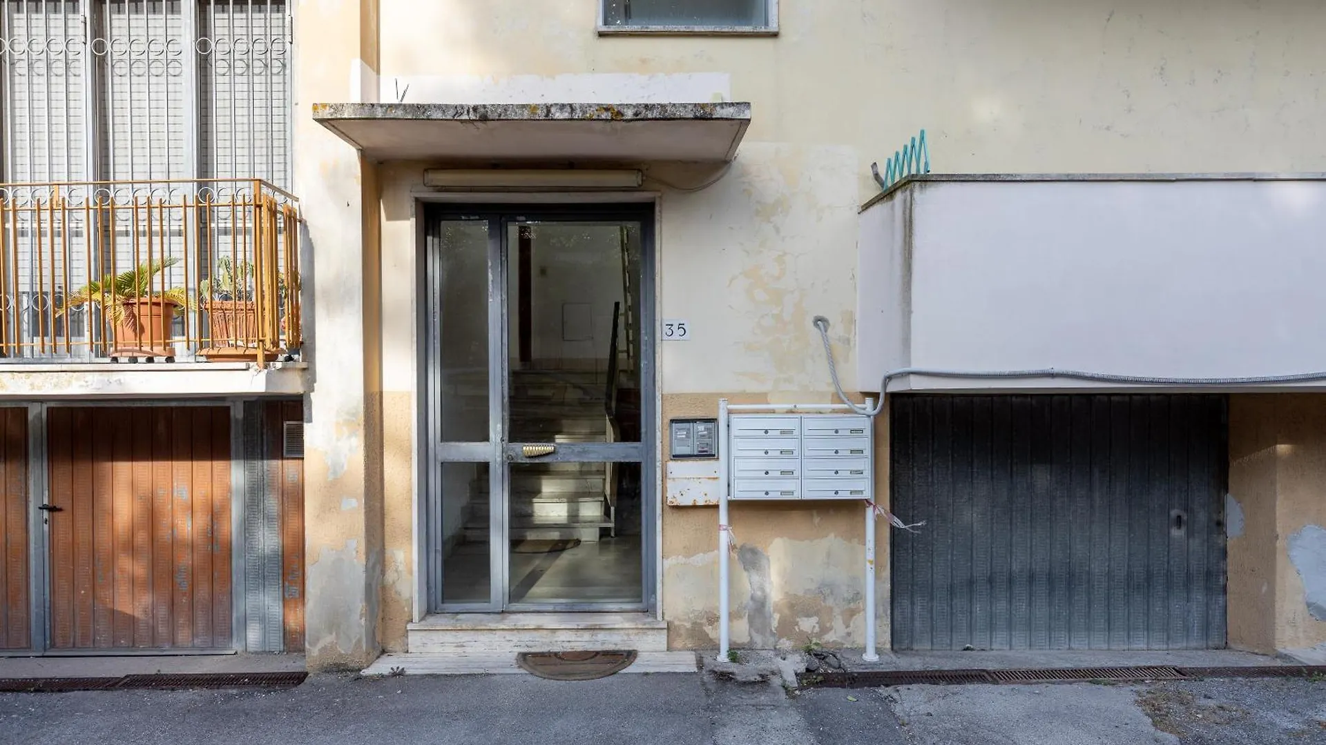 Porta A Lucca - Pisa Bright Apartment With Balcony